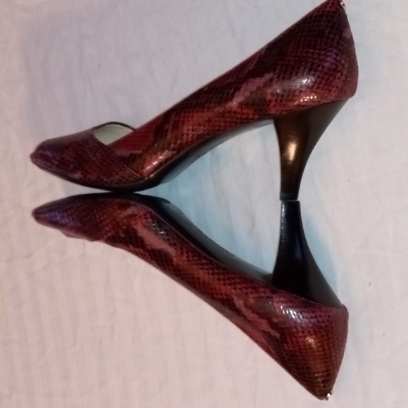 Calvin Klein Parisa peeptoe pumps snake embossed leather 10 red nwot - Picture 7 of 9